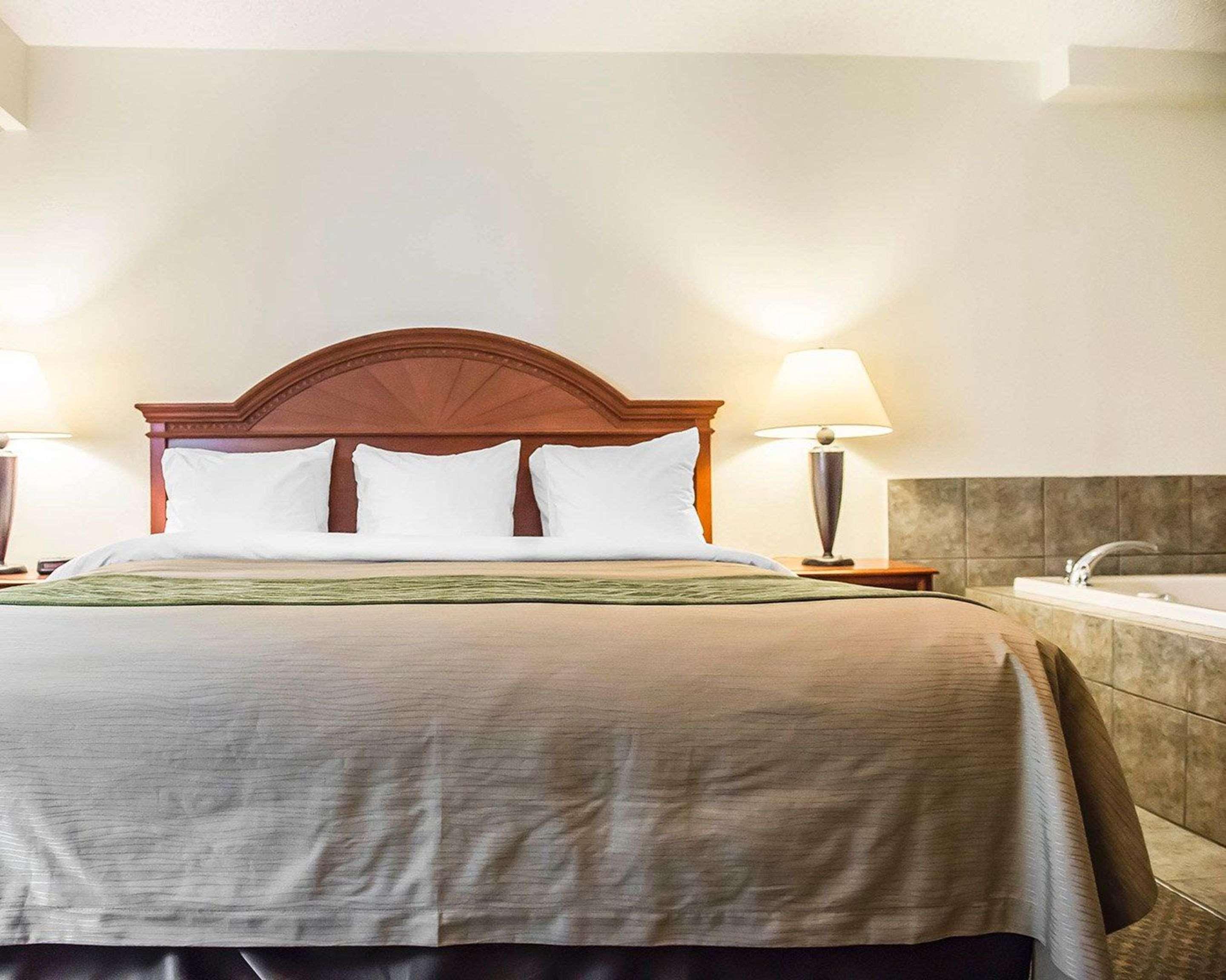 Comfort Inn & Suites Thousand Islands Harbour District Gananoque Luaran gambar